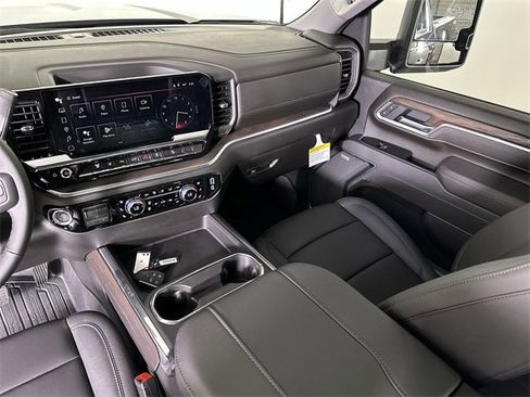 New 2026 GMC Sierra 2500 SLT w/ SLT Premium Package image 35