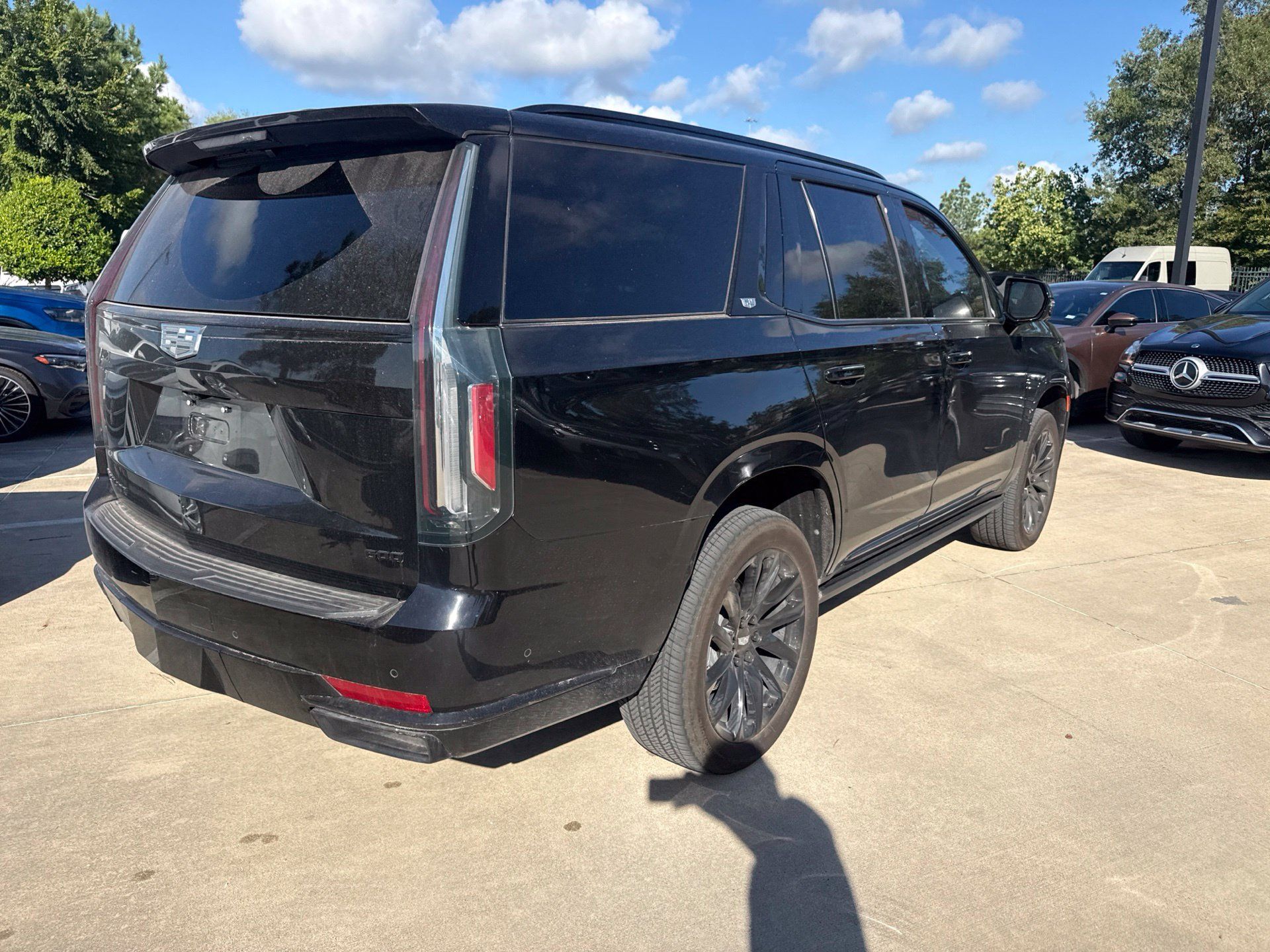 Used 2024 Cadillac Escalade Sport w/ LPO, ONYX Package AWD/4WD image 4