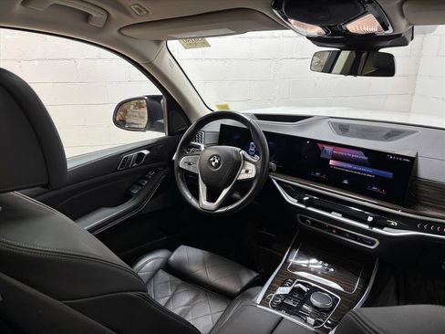 Used 2023 BMW X7 xDrive40i w/ Premium Package image 34
