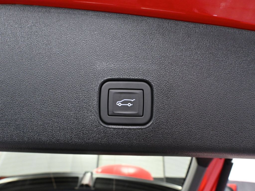 Used 2026 Cadillac Optiq Sport 1 w/ LPO, Floor Liner Package AWD/4WD image 34