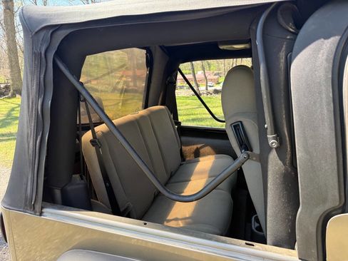 Used 2006 Jeep Wrangler Sport image 38