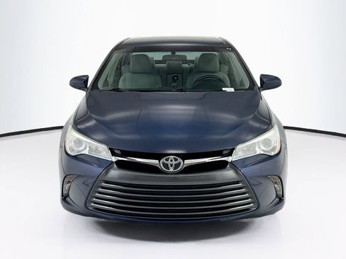Used 2015 Toyota Camry LE FWD image 2