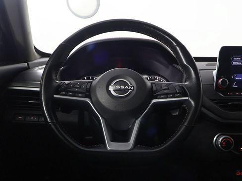 Used 2024 Nissan Altima 2.5 SR FWD image 30