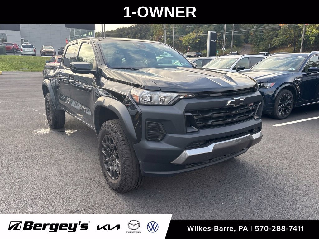 Used 2023 Chevrolet Colorado Trail Boss w/ Technology Package AWD/4WD image 1