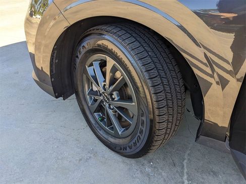 Certified 2022 Kia Carnival LX image 36