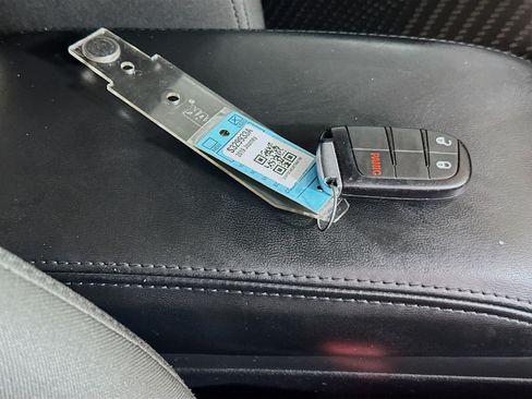 Used 2019 Dodge Journey SE FWD image 33