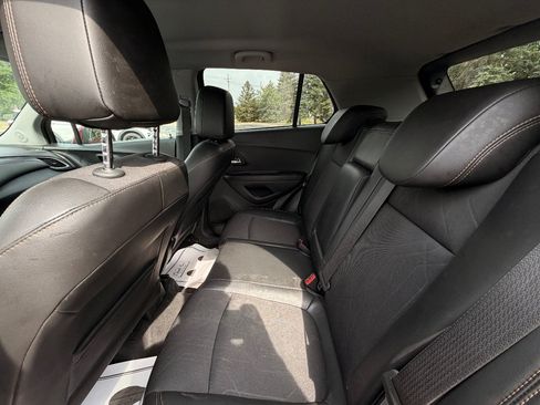 Used 2019 Chevrolet Trax LT w/ LT Convenience Package FWD image 12