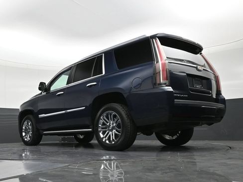 Used 2020 Cadillac Escalade 2WD image 22