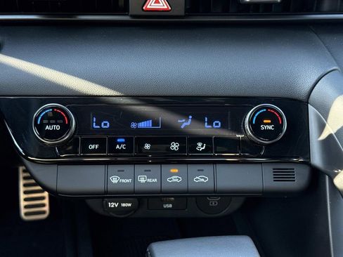 Used 2025 Hyundai Elantra Sport FWD image 6