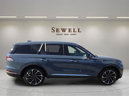 New 2025 Lincoln Aviator Reserve w/ Equipment Group 201A image 5