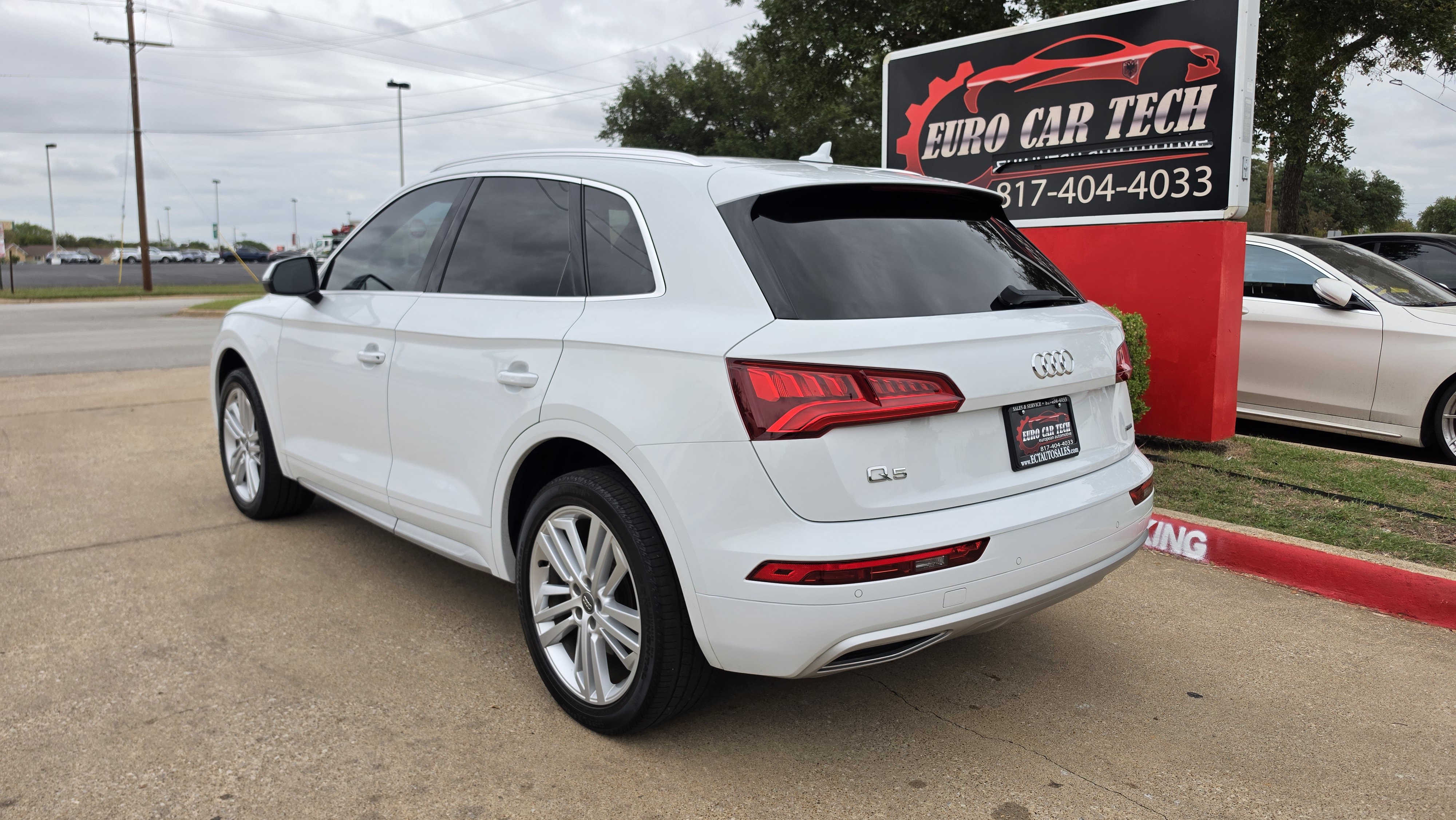 Used 2019 Audi Q5 2.0T Premium Plus w/ Premium Plus Package AWD/4WD image 3