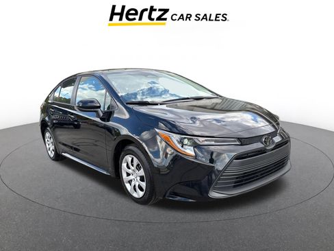 Used 2025 Toyota Corolla LE image 1