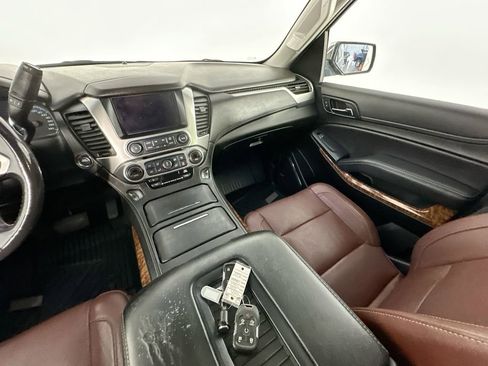 Used 2019 Chevrolet Suburban Premier w/ Premier Plus Edition AWD/4WD image 11