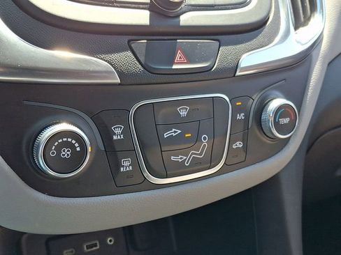 Certified 2021 Chevrolet Equinox LS FWD image 15