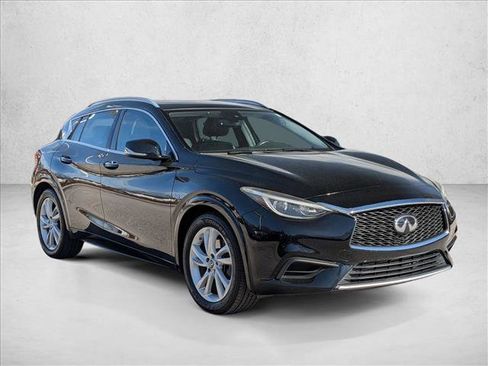 Used 2019 INFINITI QX30 image 3