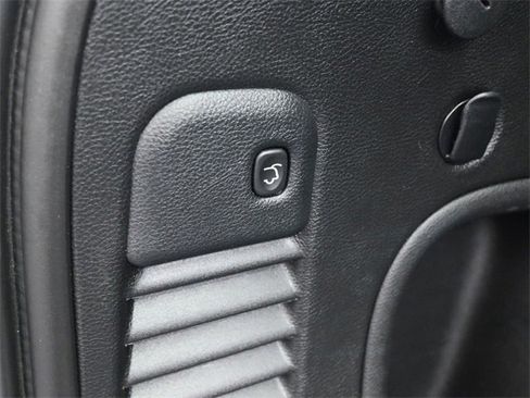 Used 2022 Jeep Grand Cherokee Laredo X image 29