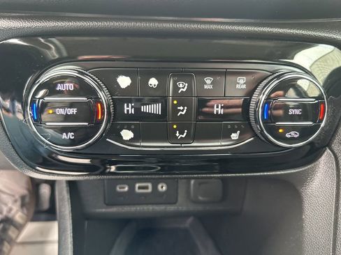 Used 2020 Buick Encore GX Select image 19