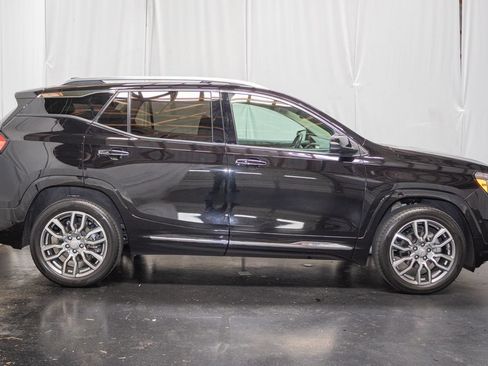 Used 2024 GMC Terrain Denali w/ Denali Premium Package AWD/4WD image 1