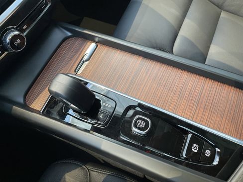 Used 2025 Volvo V60 B5 Cross Country Plus image 47