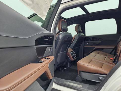 New 2026 Lincoln Nautilus Reserve image 23