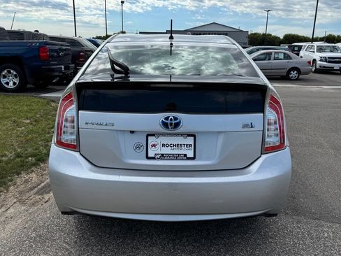 Used 2014 Toyota Prius Two FWD image 39