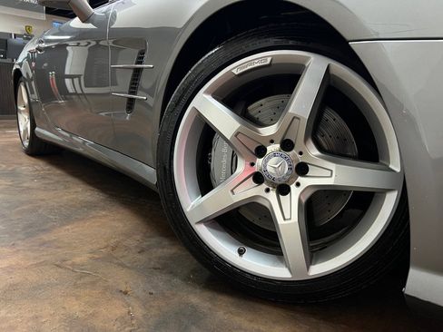 Used 2013 Mercedes-Benz SL 550 image 44