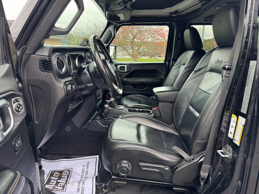 Used 2019 Jeep Wrangler Unlimited Sahara w/ Quick Order Package 24M Moab AWD/4WD image 15