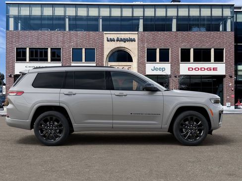 New 2026 Jeep Grand Cherokee L Limited AWD/4WD image 21