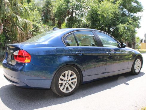 Used 2006 BMW 325i Sedan RWD image 12
