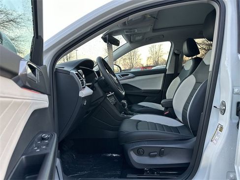 New 2025 Volkswagen Taos SEL image 12