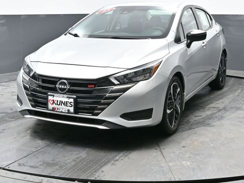 Used 2023 Nissan Versa SR w/ Trunk Package image 8