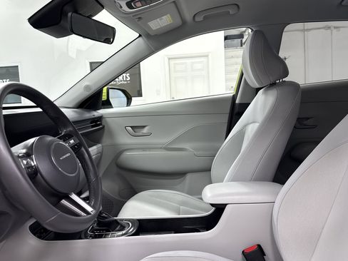Used 2024 Hyundai Kona SEL image 4