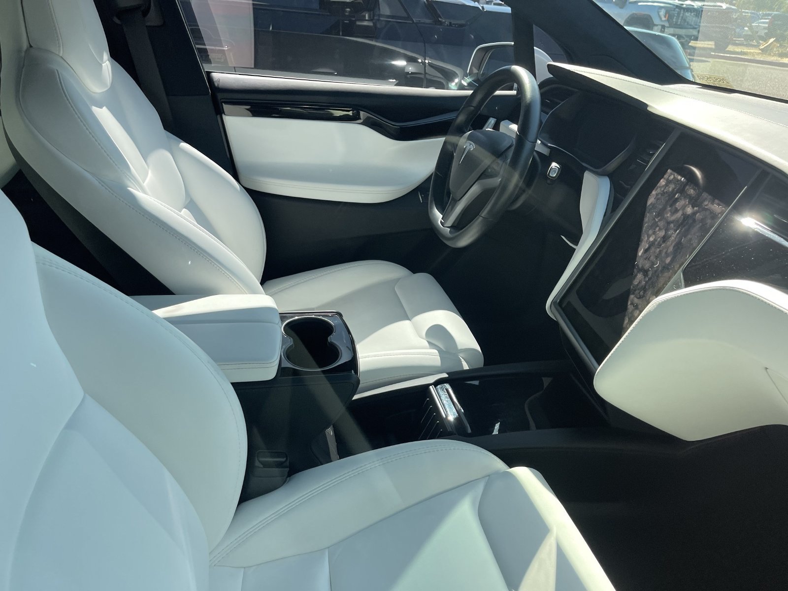 Used 2018 Tesla Model X 75D AWD/4WD image 8