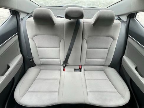 Used 2017 Hyundai Elantra SE w/ Cargo Package FWD image 22