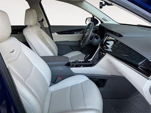 Certified 2023 Cadillac XT6 Premium Luxury image 13