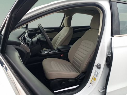 Used 2018 Ford Fusion S image 22