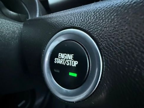 Used 2022 GMC Terrain SLT w/ Infotainment Package II image 25