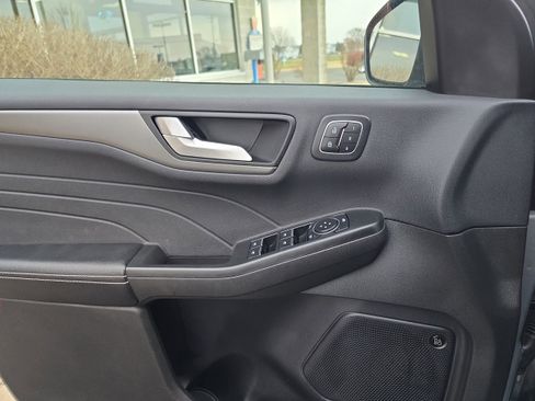 Used 2023 Ford Escape Active w/ Tech Pack #2 AWD/4WD image 16
