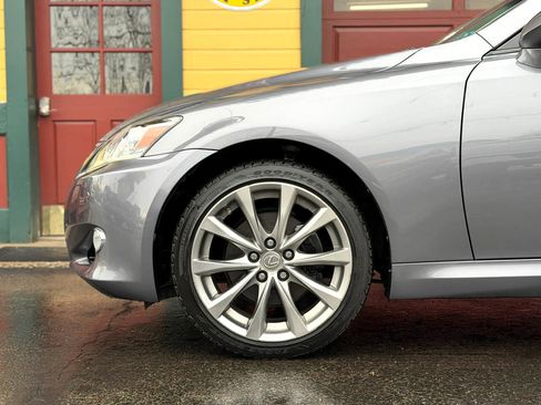 Used 2015 Lexus IS 250C image 31