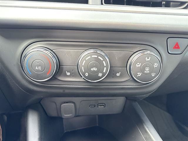 Used 2025 Chevrolet Trax RS w/ Driver Confidence Package FWD image 45