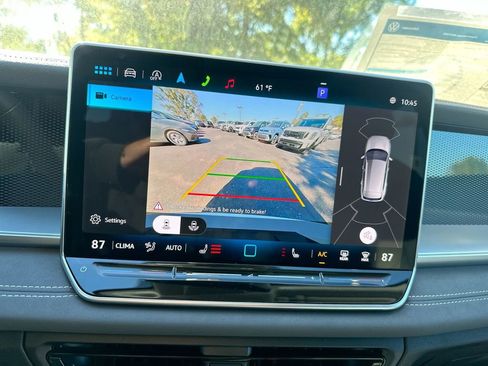 New 2025 Volkswagen Tiguan SE image 48