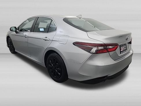 Used 2021 Toyota Camry LE FWD image 8