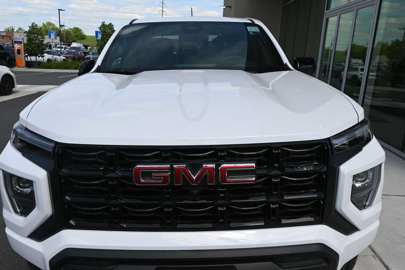 Used 2026 GMC Canyon Elevation w/ Technology Package RWD image 3