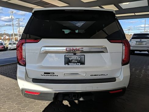 Used 2023 GMC Yukon XL Denali image 6