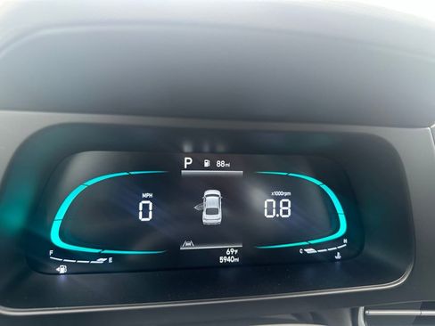 Certified 2025 Hyundai Elantra Sport image 23