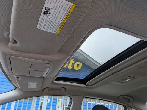 Used 2019 Nissan Sentra SV w/ Special Edition Package image 35