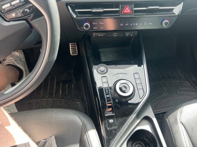 Used 2023 Kia Niro Wave w/ Wave Preserve Package FWD image 10