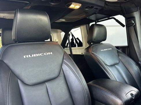 Used 2016 Jeep Wrangler Unlimited Rubicon image 17