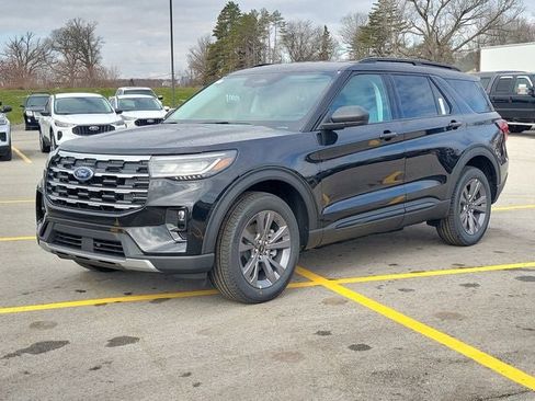 Used 2026 Ford Explorer Active AWD/4WD image 2
