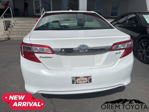 Used 2014 Toyota Camry XLE w/ Convenience Package image 15